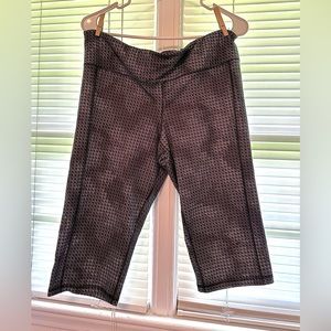 2X Old Navy Compression Capris